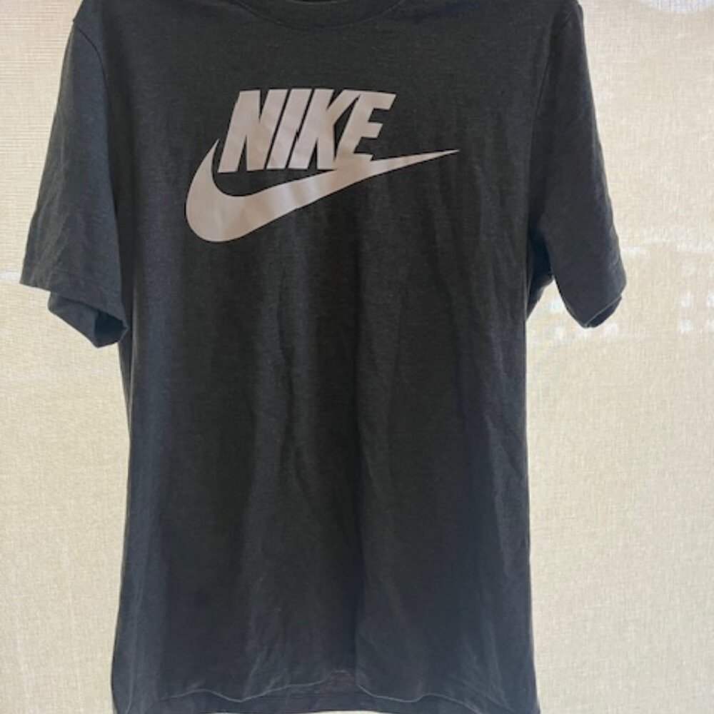 Mens Nike T Shirt